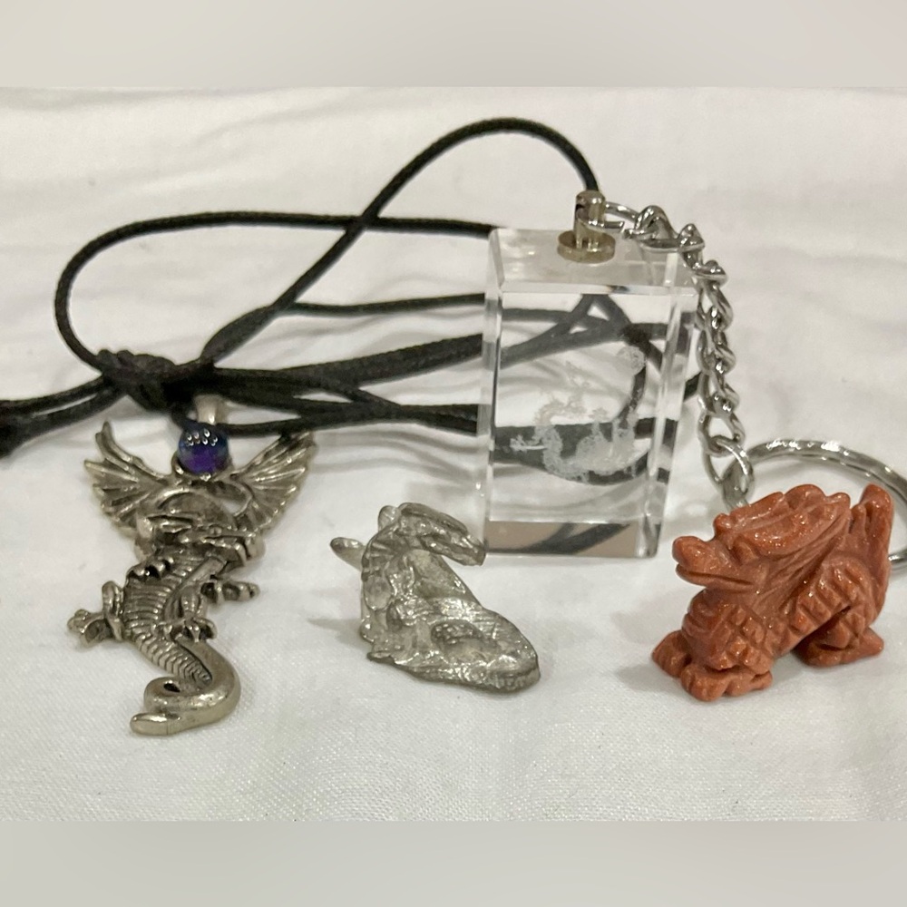 Set of dragons: necklace, keychain & 2 small figures